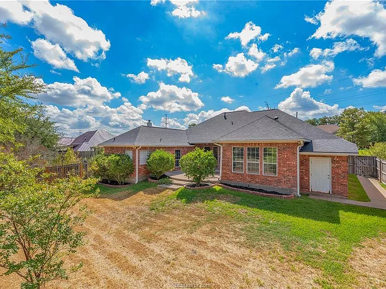 305 Stoney Hills Ct — Photo 29