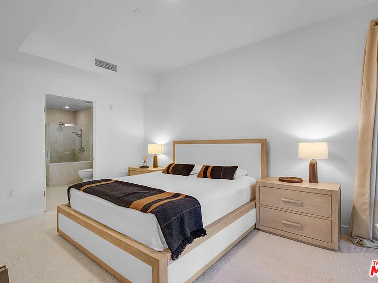 855 N Croft Ave #206 — Photo 16