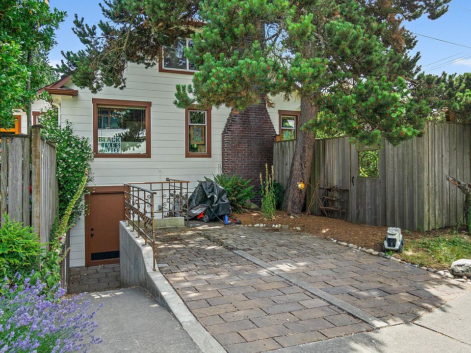 Enter your apartment off 107th St. Plenty of street parking; off street parking is negotiable.