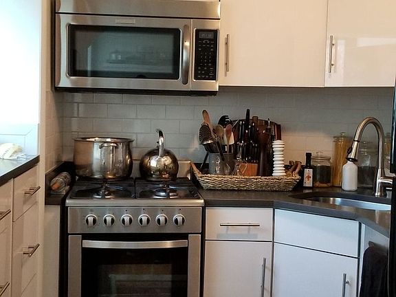 5th image of 259 W 15th St APT 4D