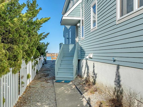 5th image of 383 39th St #W