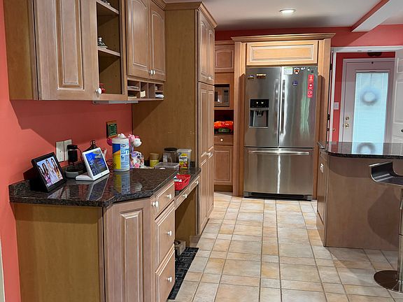 3rd image of 8715 Shadowlake Way