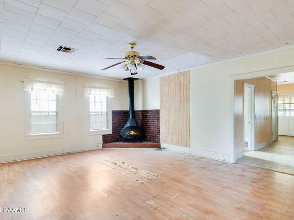 309 5th St, Abbeville, LA 70510