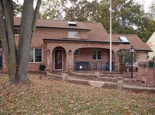 11 Ridge Ct, East Brunswick, NJ 08816