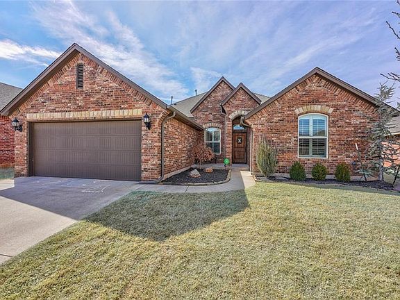 2nd image of 19105 Pinehurst Trail Dr