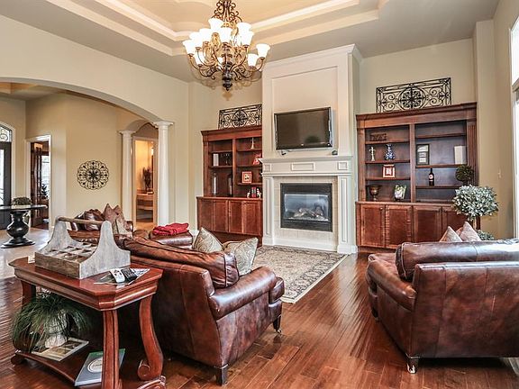 4th image of 8862 Bayside Ct