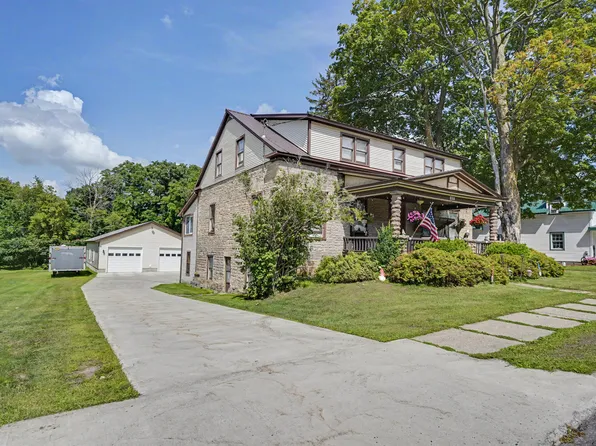 213 E Main St, Chateaugay, NY 12920