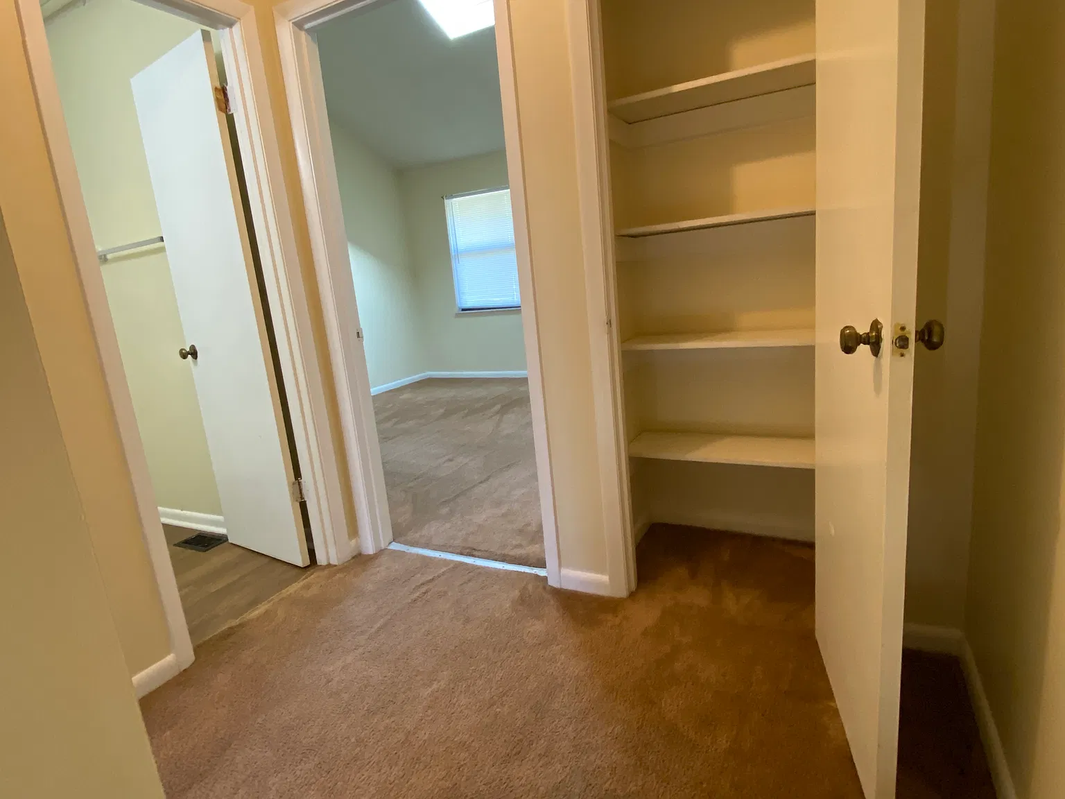 2 bed, 1.5 bath, 1064 sqft, $1,200 — Photo 4