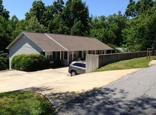 419 Pine Crest Cir, Cleveland, GA 30528