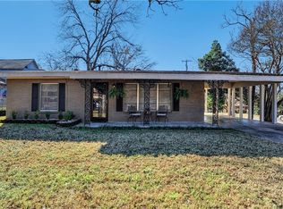 1530 W Hull St, Denison, TX 75020