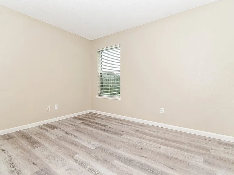 2100 Aster Trl — Photo 13