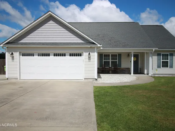 152 Plantation Oaks Drive, New Bern, NC 28560