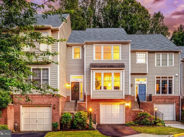 1244 Weatherstone Ct, Reston, VA 20194