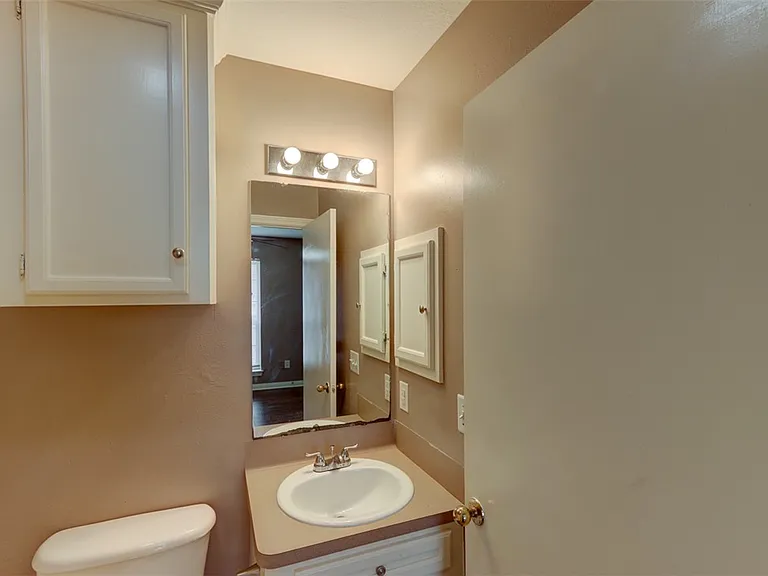 902 Kalanchoe Ct #A-B — Photo 11