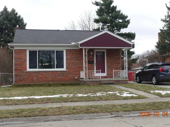 16084 Hauss Ave, Eastpointe, MI 48021