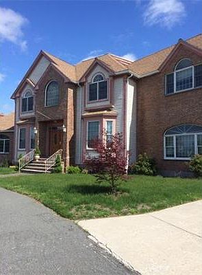 1st image of 15 Birch Pond Dr