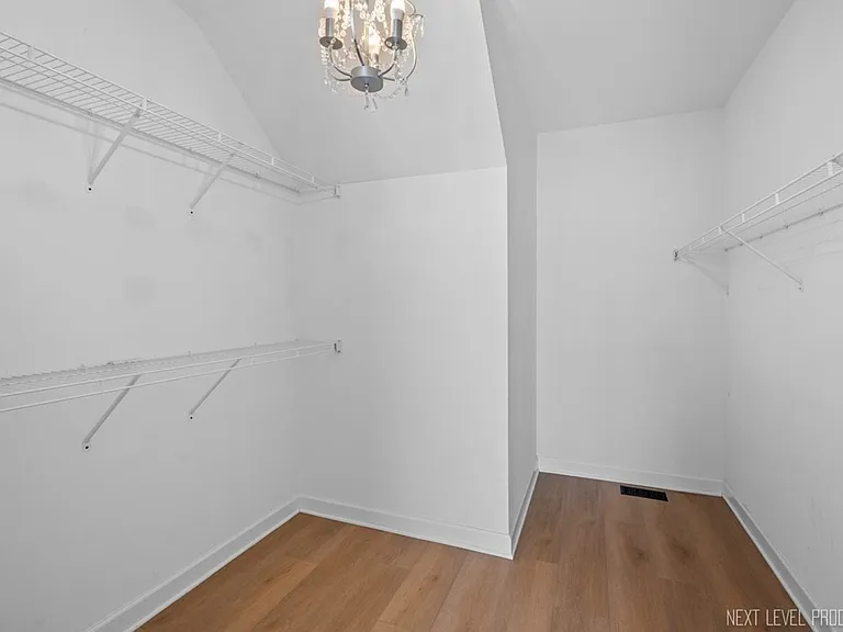 819 Asbury Dr — Photo 16