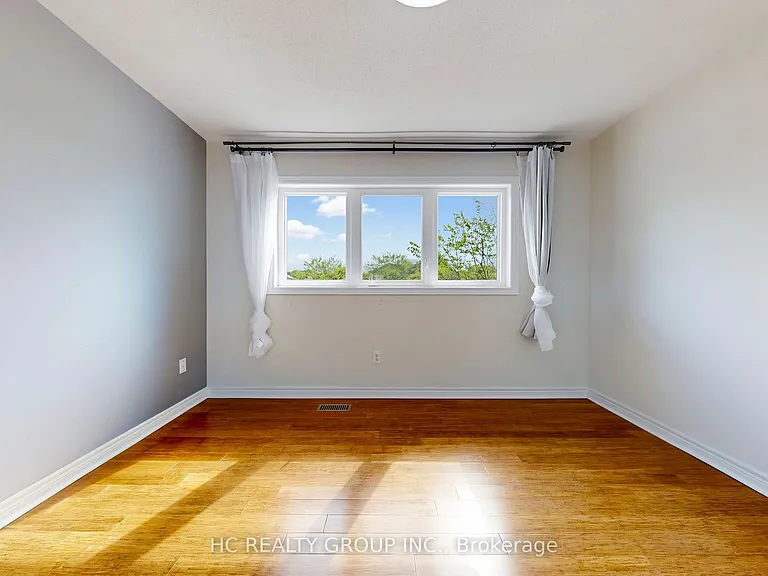 465 Woodspring Ave — Photo 18