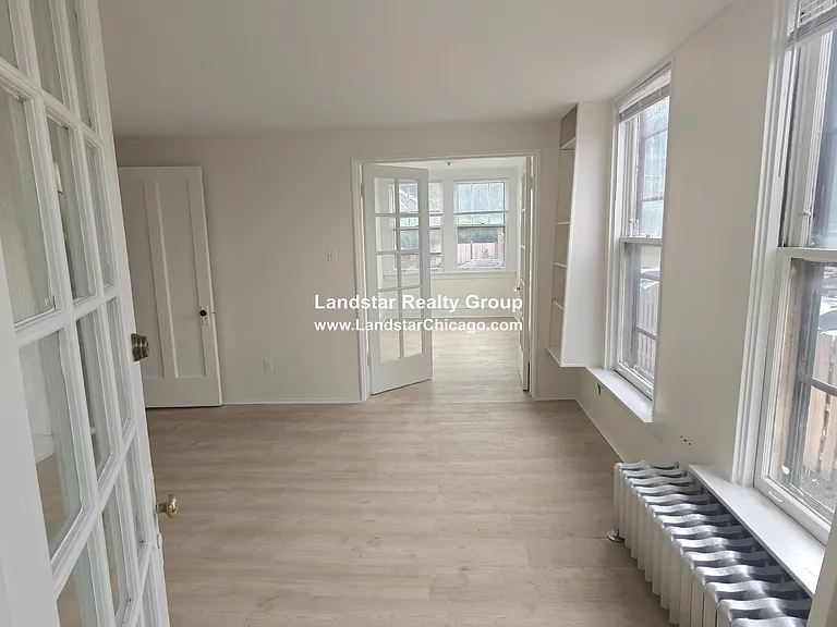 1233 Chicago Ave #11 — Photo 2