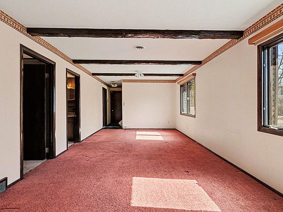 4th image of 62 Ski Hill Rd