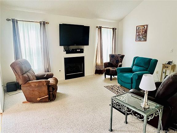 4th image of 103 Westgate Cir