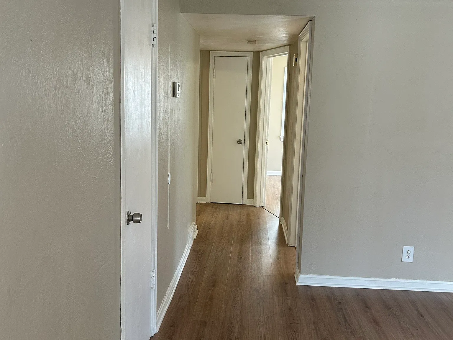 3 bed, 866 sqft, $1,600 — Photo 3