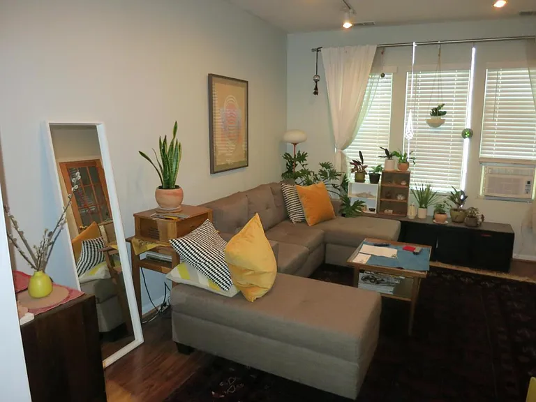 711 N Elizabeth St #2F — Photo 1