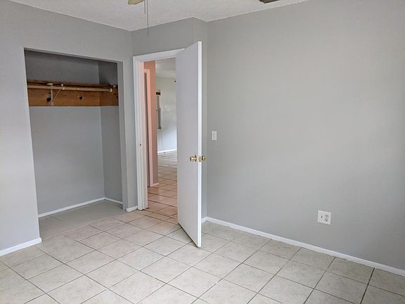 3rd image of 902 Lake Palms Dr