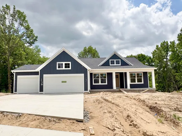 5888 Valley Point Dr SE, Caledonia, MI 49316