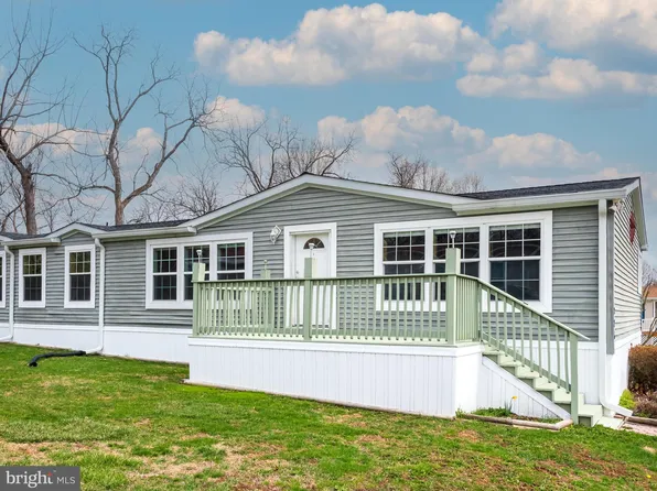 276 Deer Run Dr, Honey Brook, PA 19344