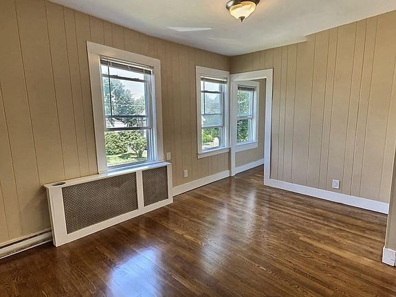3rd image of 18 Concord Ave Floor 2