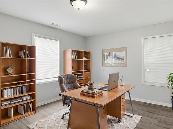 5th image of 774 Linda Way