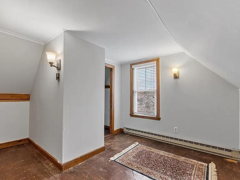 270 Poplar St — Photo 25