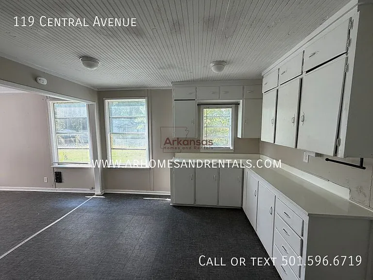 119 Central Ave — Photo 4