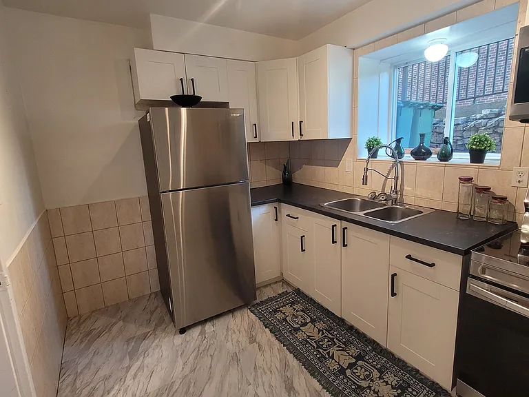 981 Mohawk Rd E #2 — Photo 5