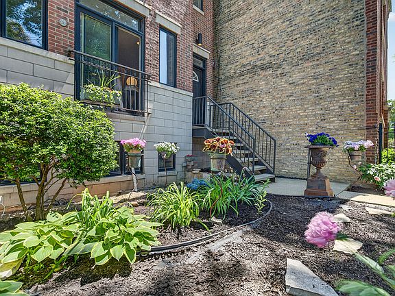 3rd image of 2709 N Campbell Ave #1