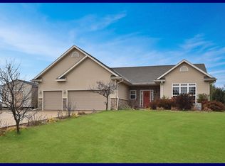 7605 Fairway Ln, West Bend, WI 53090