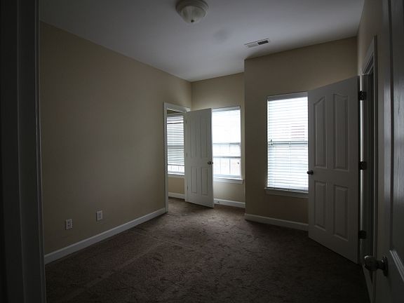 4th image of 12304 Aquitaine St