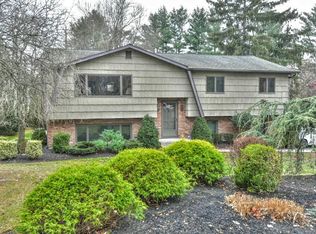 15 Hampton Rd, Airmont, NY 10901