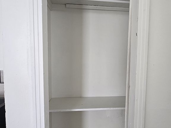 4th image of 938 N Broadway Ave APT 2