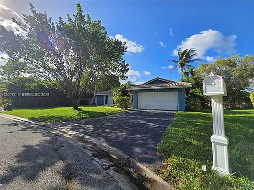11578 NW 39th Pl Photo 1