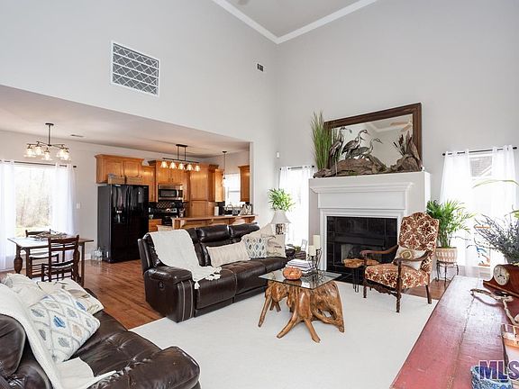 4th image of 15897 Cypress Point Ln