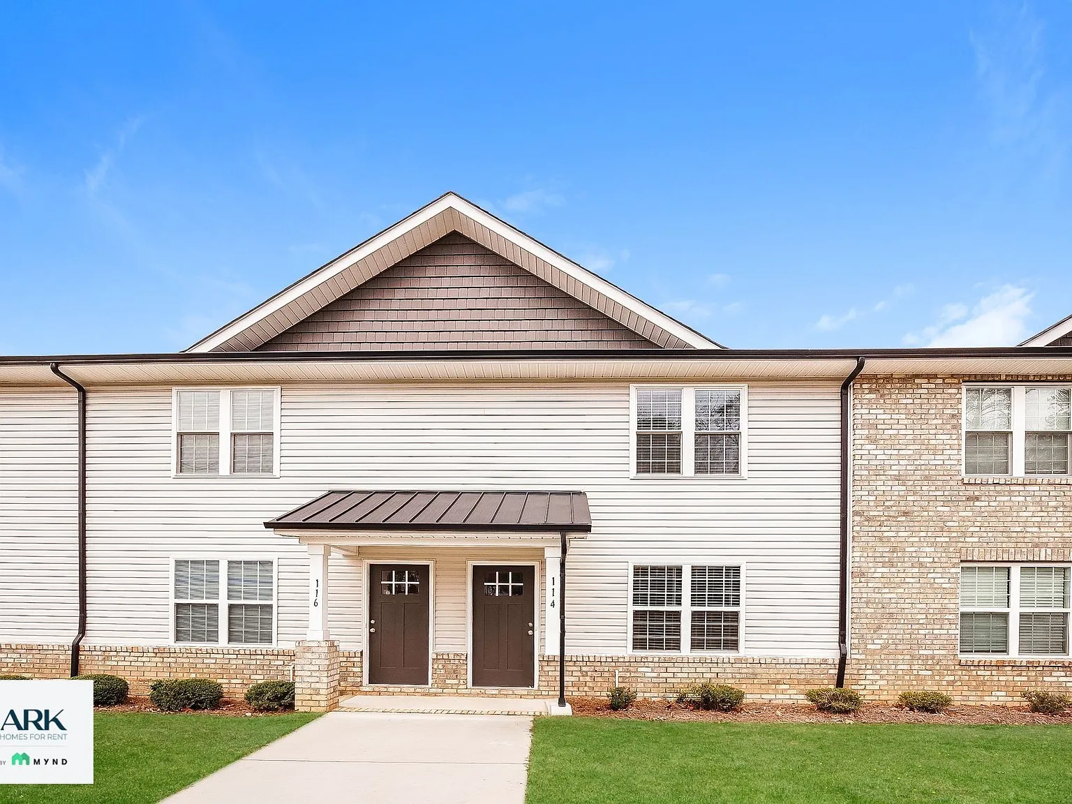 3 bed, 2.5 bath, 1260 sqft, $1,576 — Photo 2