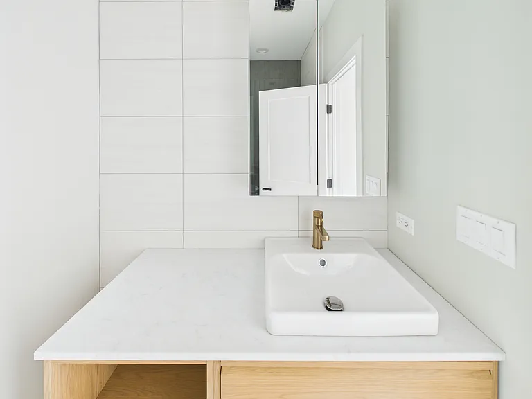 2839 W 24th Blvd #1F — Photo 11
