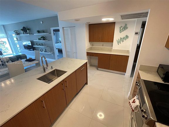 4th image of 10275 Collins Ave