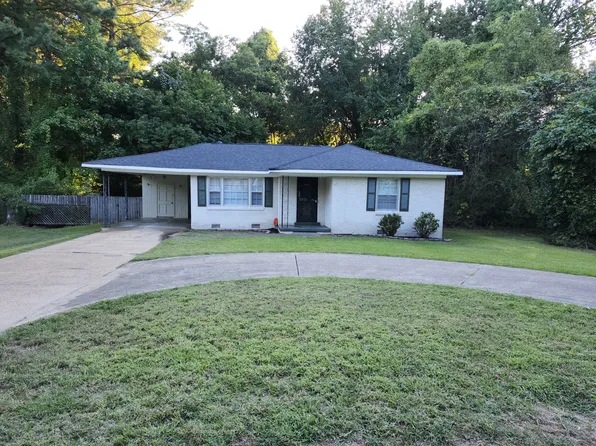 35 Edenwood Dr, Jackson, TN 38301