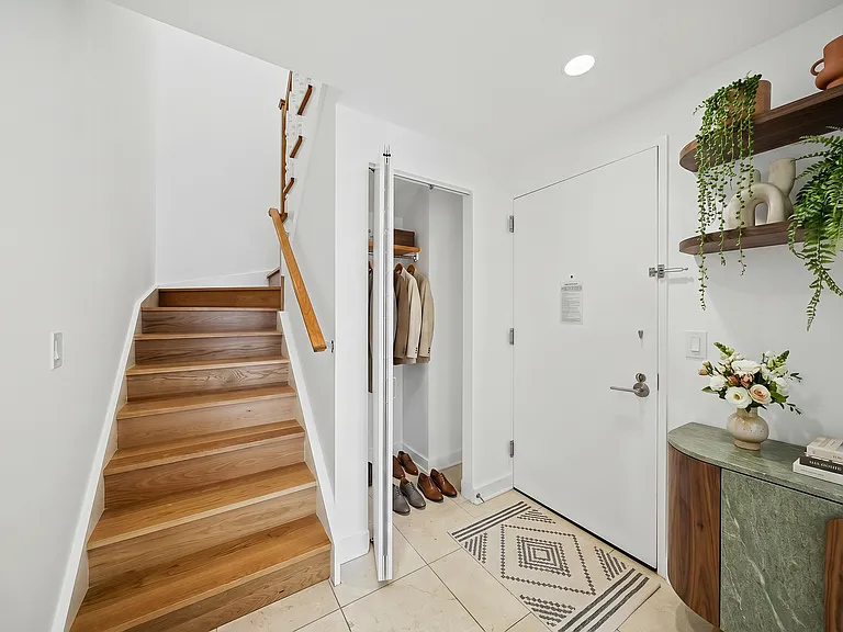 1113 York Ave #C — Photo 6