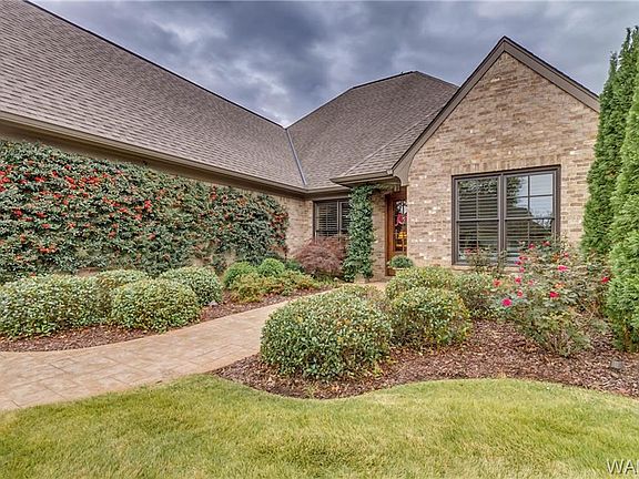 4th image of 739 Cambridge Ln
