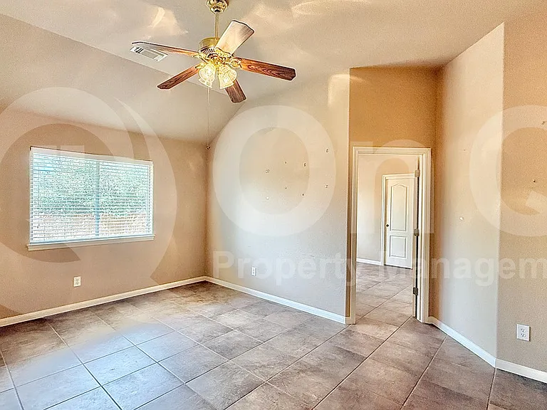 1621 Liberty Oaks Blvd — Photo 15