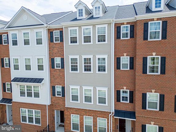 3rd image of 9453 James Macgowan Ln Unit 428